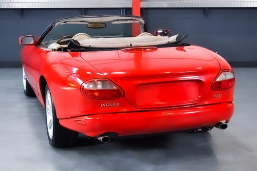 NO RESERVE - Jaguar XK8 Convertible 4,0L V8 For Sale (picture 15 of 61)
