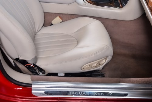 NO RESERVE - Jaguar XK8 Convertible 4,0L V8 For Sale (picture 40 of 61)