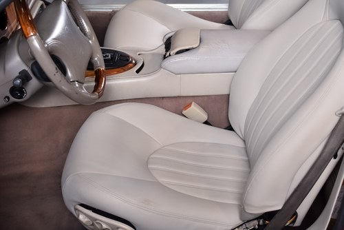 NO RESERVE - Jaguar XK8 Convertible 4,0L V8 For Sale (picture 32 of 61)