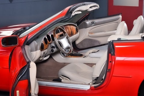 NO RESERVE - Jaguar XK8 Convertible 4,0L V8 For Sale (picture 31 of 61)