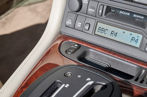 2000 Jaguar XK8 Convertible Auto In vendita (immagine 87 di 216)