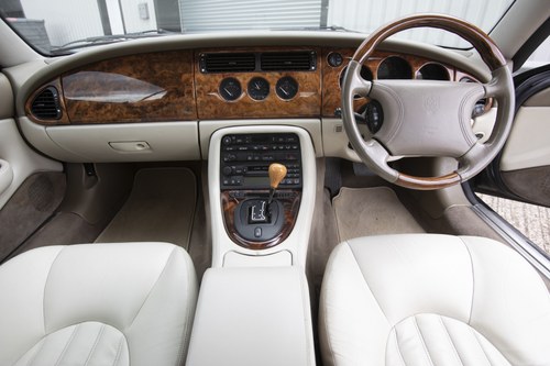 1997 Jaguar XK8 Convertible Te koop (foto 30 van 126)