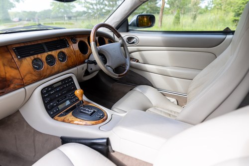 1999 Jaguar XK8 En venta (imagen 39 de 172)