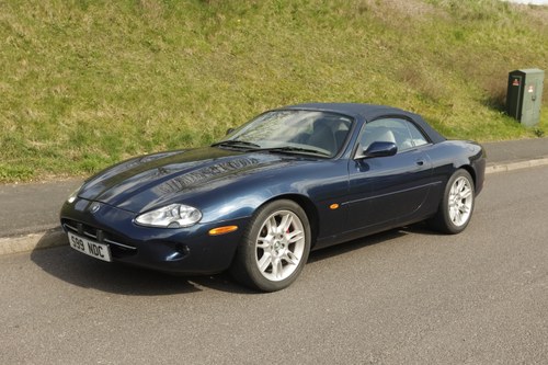 2000 Jaguar XK8 Convertible For Sale (picture 31 of 250)