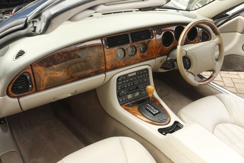 2000 Jaguar XK8 Convertible For Sale (picture 99 of 250)