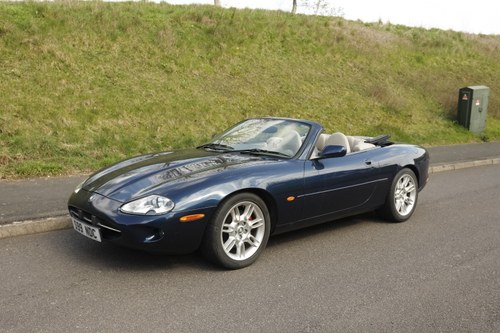 2000 Jaguar XK8 Convertible For Sale (picture 8 of 250)