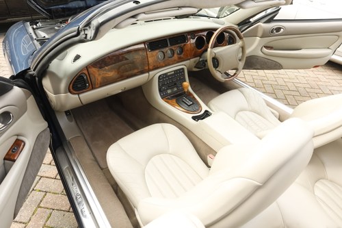 2000 Jaguar XK8 Convertible For Sale (picture 98 of 250)