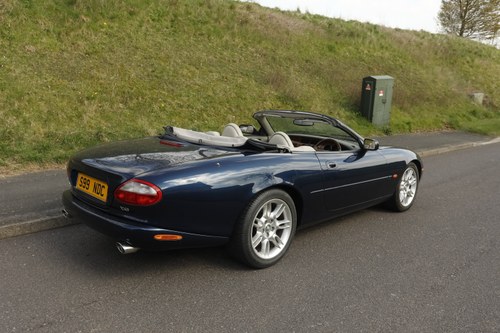2000 Jaguar XK8 Convertible For Sale (picture 18 of 250)