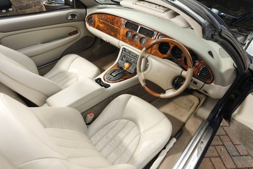 2000 Jaguar XK8 Convertible For Sale (picture 63 of 250)