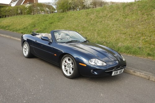 2000 Jaguar XK8 Convertible For Sale (picture 4 of 250)