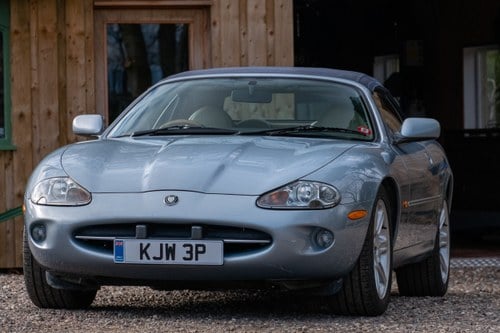 1997 Jaguar XK8 Convertible For Sale (picture 9 of 153)