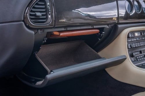 1997 Jaguar XK8 Convertible For Sale (picture 65 of 153)