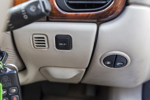 NO RESERVE - 1997 Jaguar XK8 For Sale (picture 43 of 150)