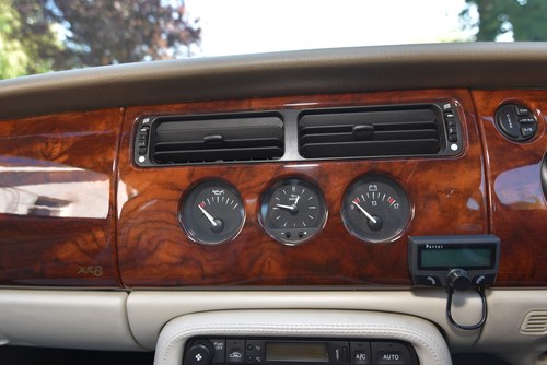 1997 Jaguar XK8 For Sale (picture 36 of 108)