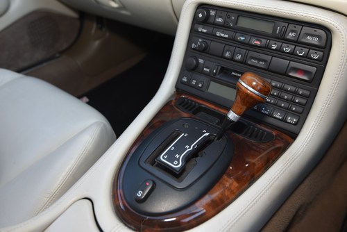 1997 Jaguar XK8 For Sale (picture 44 of 108)