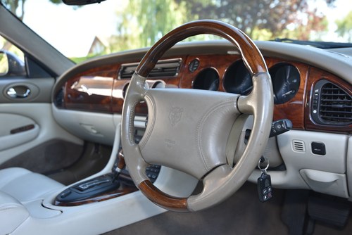 1997 Jaguar XK8 For Sale (picture 25 of 108)