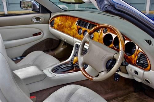 RESERVE REMOVED - 1999 Jaguar XK8 4.0 Convertible à vendre (picture 45 of 122)