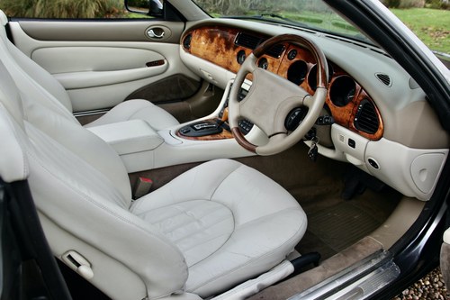 1999 Jaguar XK8 Convertible For Sale (picture 43 of 95)