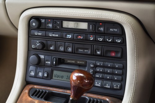 2000 JAGUAR XK8 4-LITRE à vendre (picture 49 of 148)