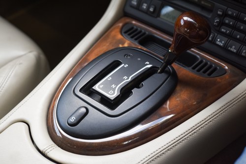 2000 JAGUAR XK8 4-LITRE à vendre (picture 50 of 148)