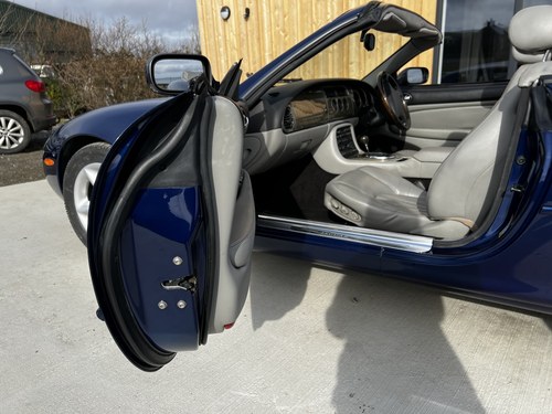 2001 Jaguar XK8 Convertible For Sale (picture 46 of 64)