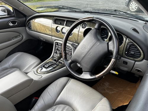 2001 Jaguar XK8 Convertible For Sale (picture 37 of 64)