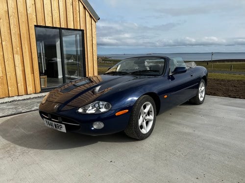 2001 Jaguar XK8 Convertible For Sale (picture 1 of 64)