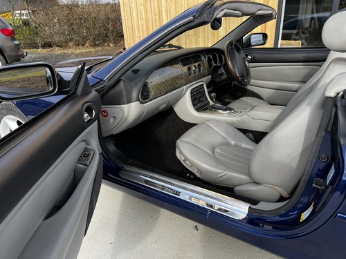 2001 Jaguar XK8 Convertible For Sale (picture 34 of 64)