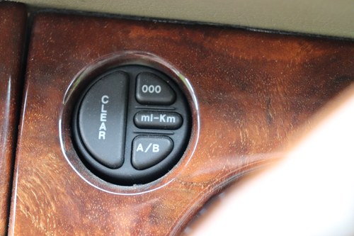 2001 Jaguar XK8 Coupe In vendita (immagine 32 di 103)