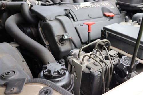 2001 Jaguar XK8 Coupe In vendita (immagine 85 di 103)