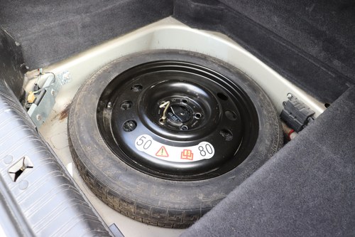 2001 Jaguar XK8 Coupe In vendita (immagine 57 di 103)