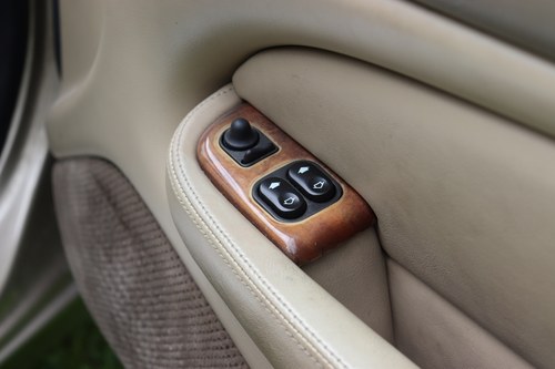 2001 Jaguar XK8 Coupe In vendita (immagine 39 di 103)