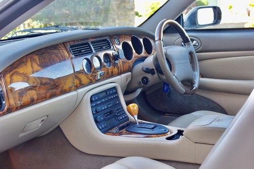 2003 Jaguar XK8 4.2 zum Verkauf (Bild 17 von 69)