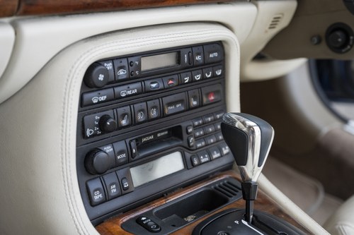 2000 Jaguar XKR Convertible zum Verkauf (Bild 55 von 217)