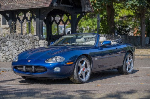 2000 Jaguar XKR Convertible zum Verkauf (Bild 2 von 217)