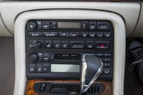 2000 Jaguar XKR Convertible zum Verkauf (Bild 69 von 217)