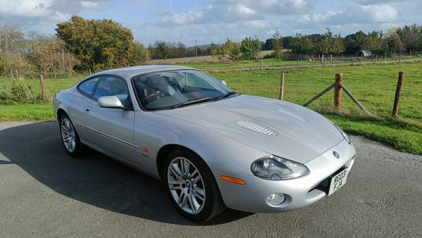 2003 Jaguar XKR 4.2 Coupe (X100) For Sale (picture :index of 10)