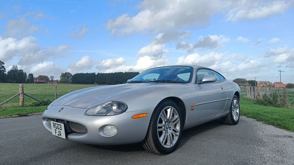 2003 Jaguar XKR 4.2 Coupe (X100) For Sale (picture :index of 1)