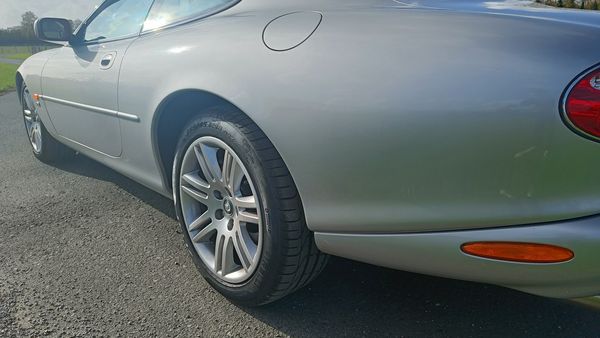 2003 Jaguar XKR 4.2 Coupe (X100) For Sale (picture :index of 108)