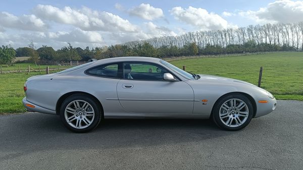 2003 Jaguar XKR 4.2 Coupe (X100) For Sale (picture :index of 9)