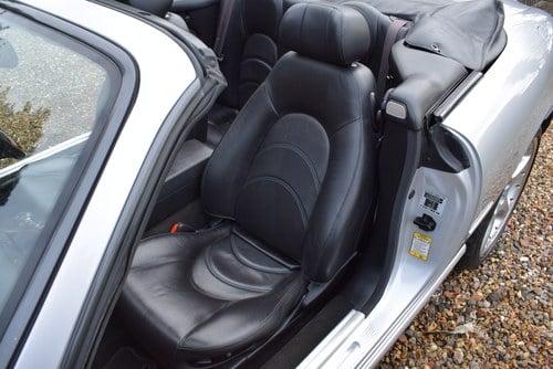 2004 Jaguar XKR 4.2 Supercharged Convertible In vendita (immagine 28 di 113)