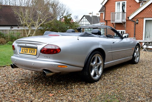 2004 Jaguar XKR 4.2 Supercharged Convertible In vendita (immagine 10 di 113)