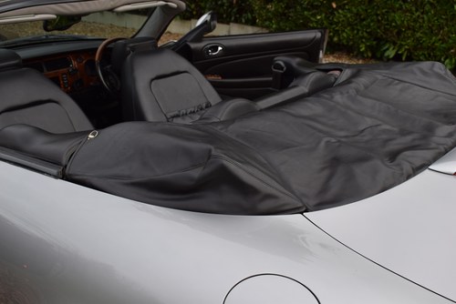 2004 Jaguar XKR 4.2 Supercharged Convertible In vendita (immagine 33 di 113)