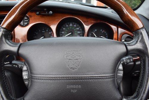 2004 Jaguar XKR 4.2 Supercharged Convertible In vendita (immagine 38 di 113)