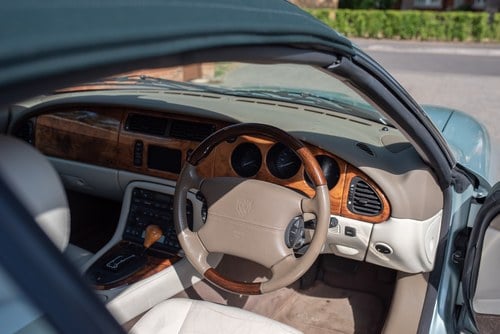 2001 Jaguar XKR Convertible For Sale (picture 40 of 171)