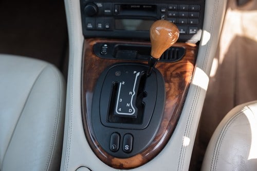 2001 Jaguar XKR Convertible For Sale (picture 63 of 171)