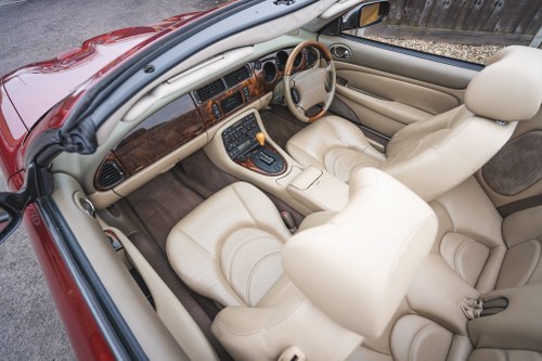 2002 Jaguar XKR Convertible In vendita (immagine 104 di 146)
