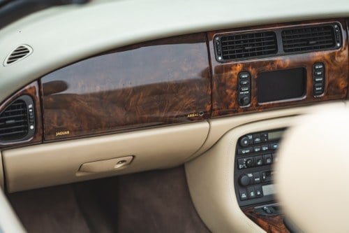 2002 Jaguar XKR Convertible In vendita (immagine 26 di 146)