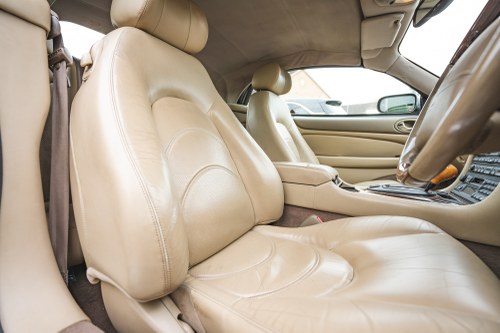 2002 Jaguar XKR Convertible In vendita (immagine 44 di 146)