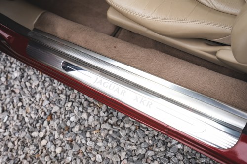 2002 Jaguar XKR Convertible In vendita (immagine 35 di 146)